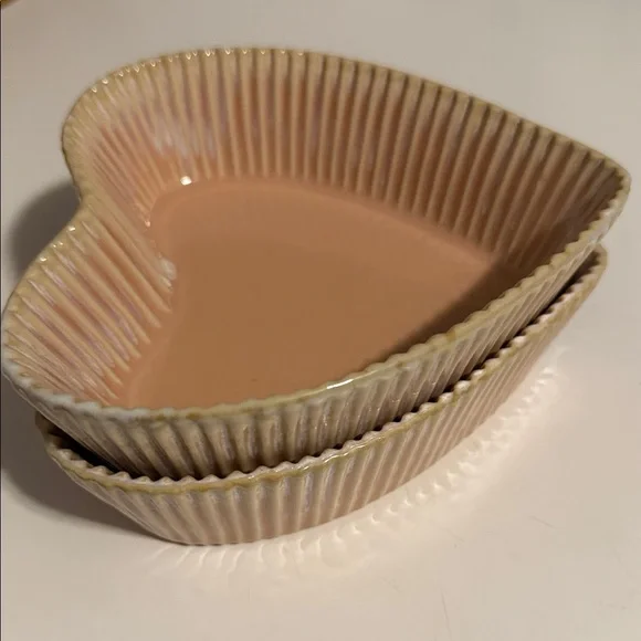 Anthropologie Blush Heart-Shaped Ceramic Plates - Picture 4 of 4